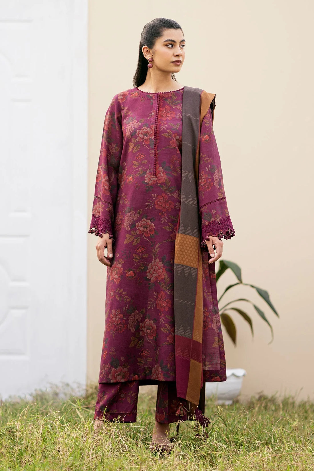 KARANDI 3PC  PRINTED SHIRT WITH KARANDI PRINTED DUAPTTA AND TROUSER-811