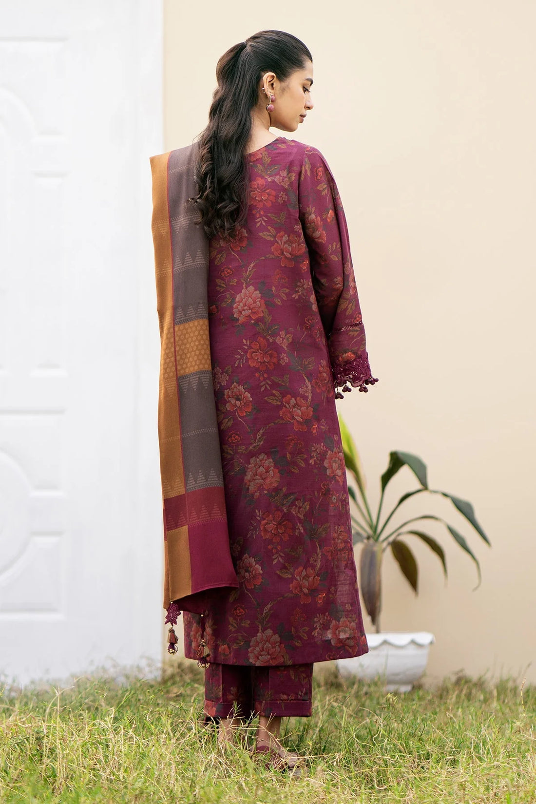 KARANDI 3PC  PRINTED SHIRT WITH KARANDI PRINTED DUAPTTA AND TROUSER-811