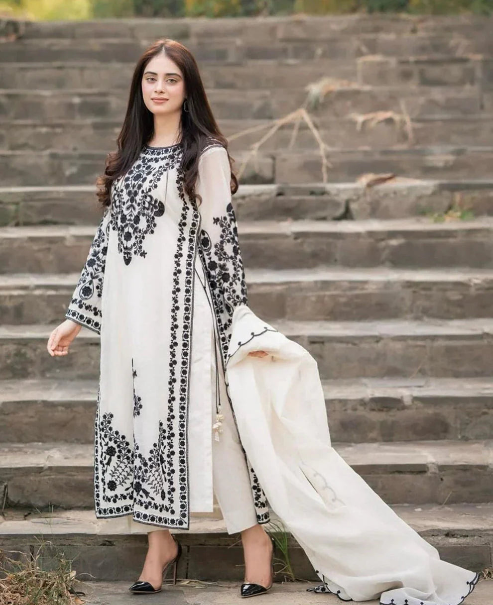 Lawn 3PC Embroidered With Chiffon Embroidered Dupatta-1031