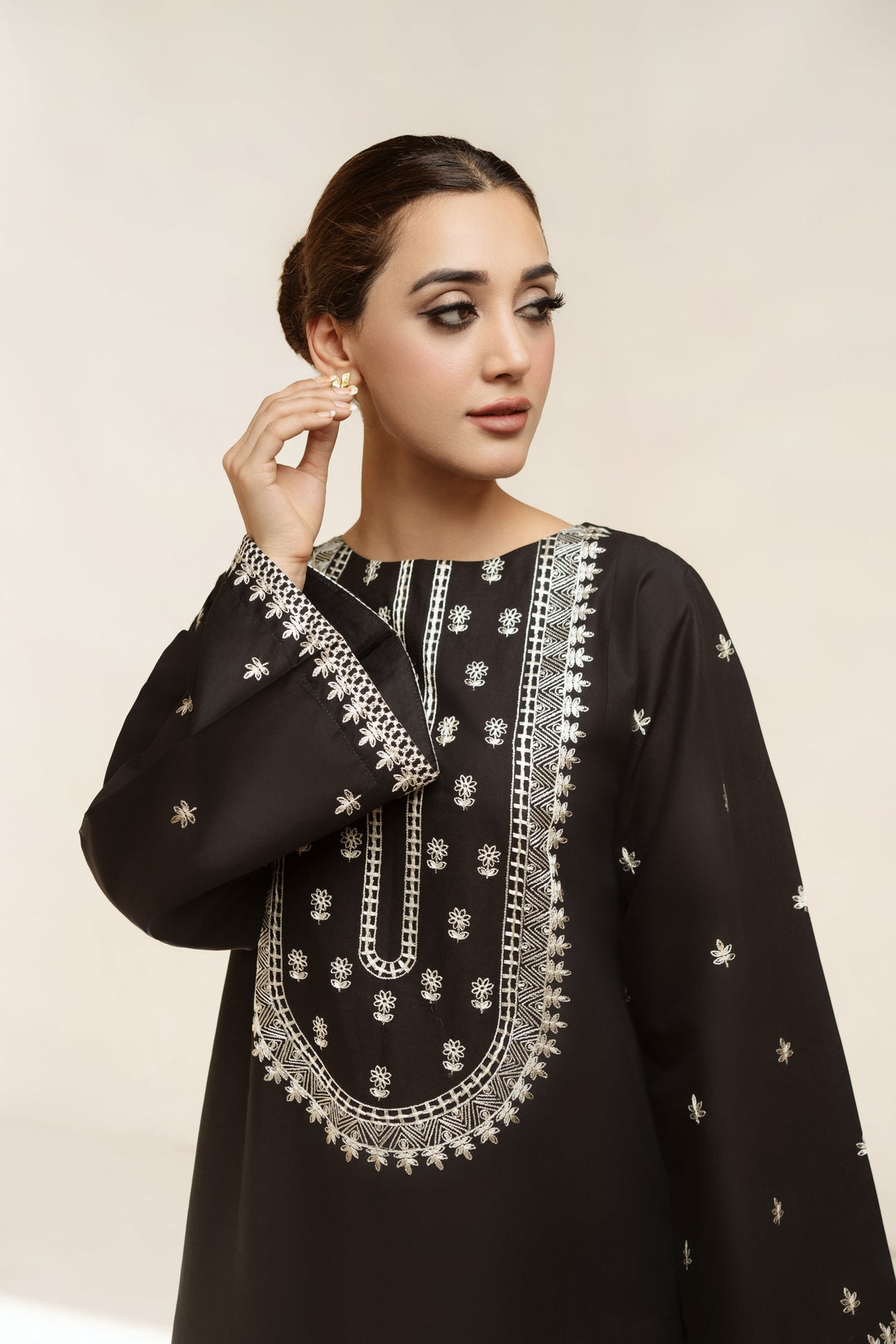 Lawn-2PC Embroidered-1196